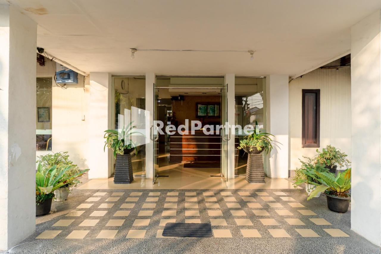 Cherry Pink Hotel Medan Mitra Reddoorz Eksteriør bilde