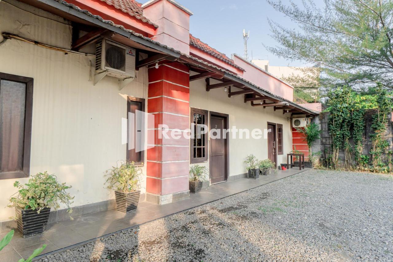 Cherry Pink Hotel Medan Mitra Reddoorz Eksteriør bilde