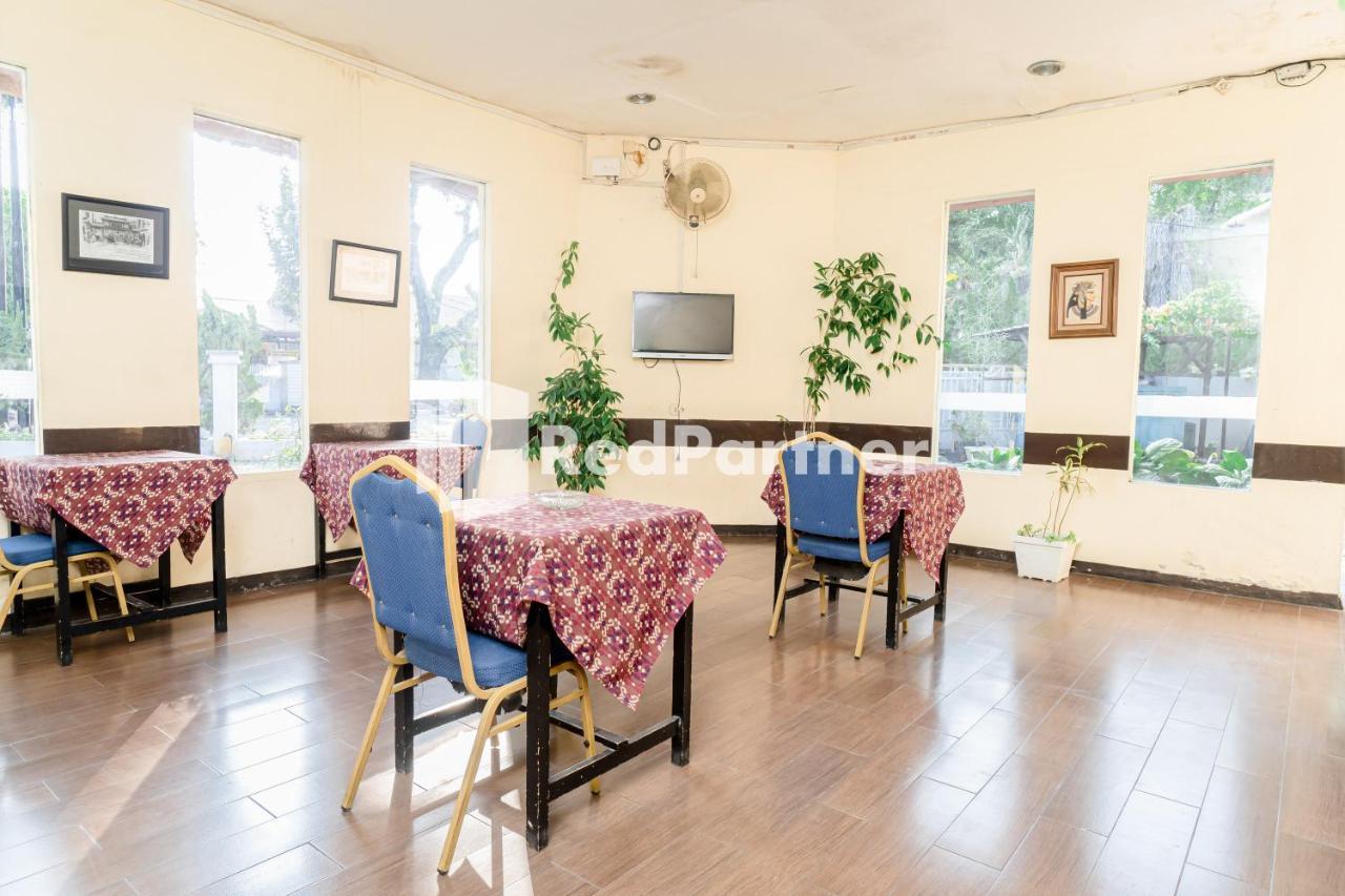 Cherry Pink Hotel Medan Mitra Reddoorz Eksteriør bilde