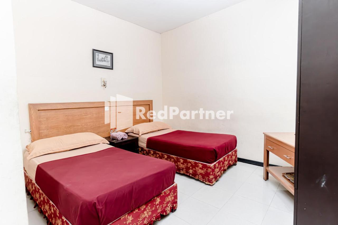 Cherry Pink Hotel Medan Mitra Reddoorz Eksteriør bilde