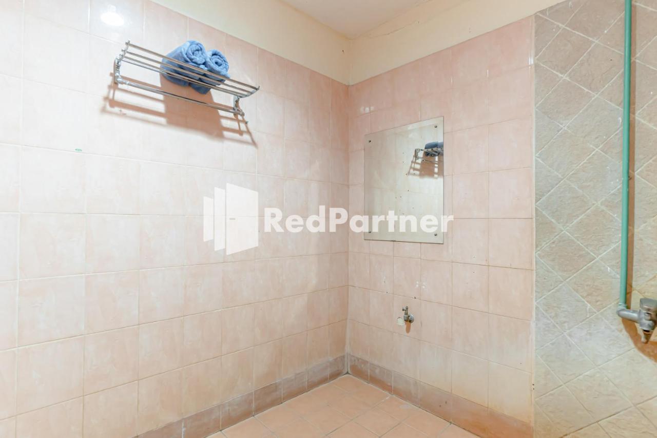 Cherry Pink Hotel Medan Mitra Reddoorz Eksteriør bilde