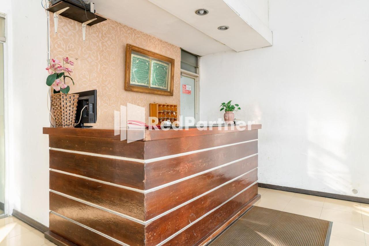Cherry Pink Hotel Medan Mitra Reddoorz Eksteriør bilde