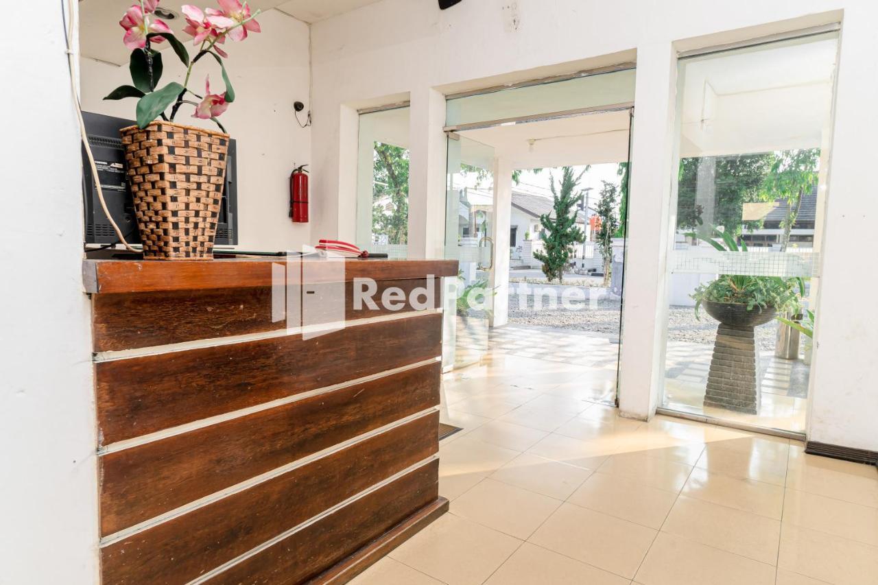 Cherry Pink Hotel Medan Mitra Reddoorz Eksteriør bilde